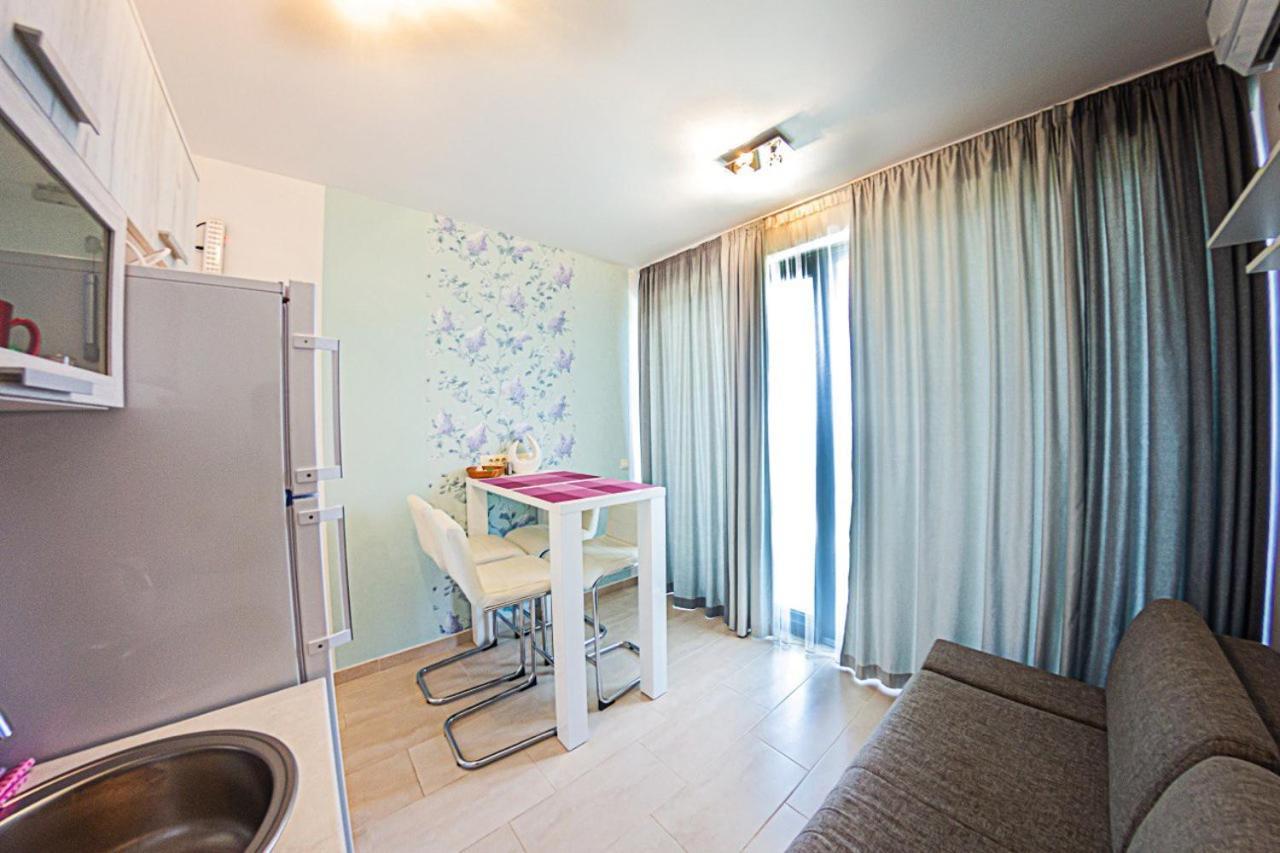Apartment Superseaview Sutomore Bilik gambar